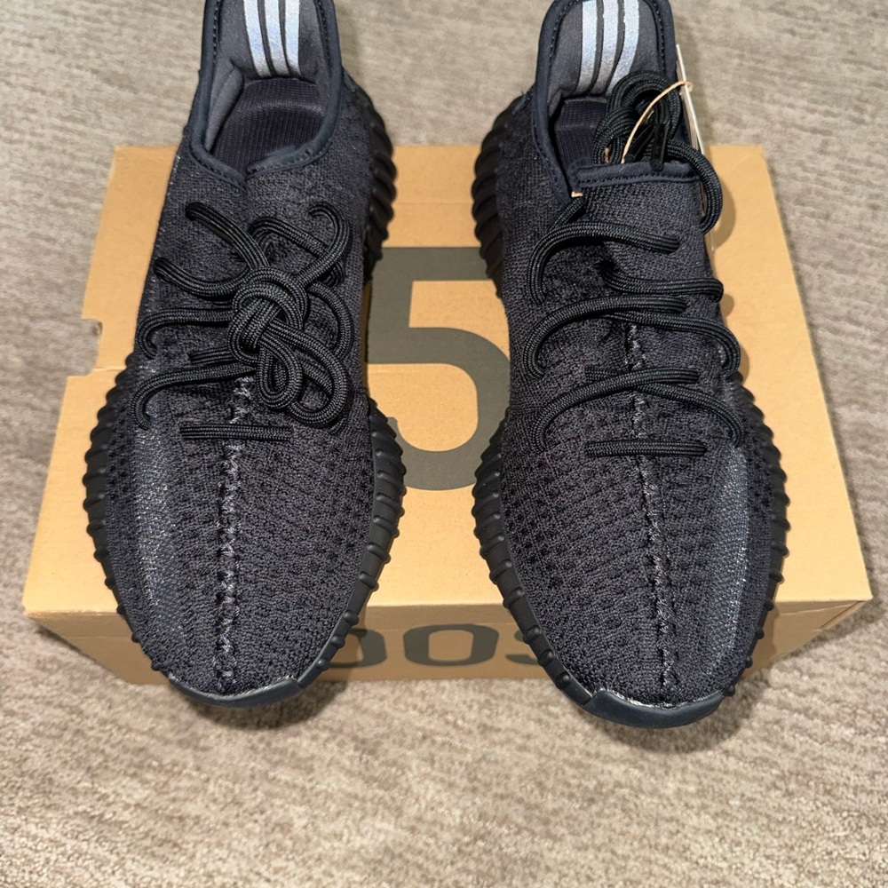 Yeezy Boost 350 V2